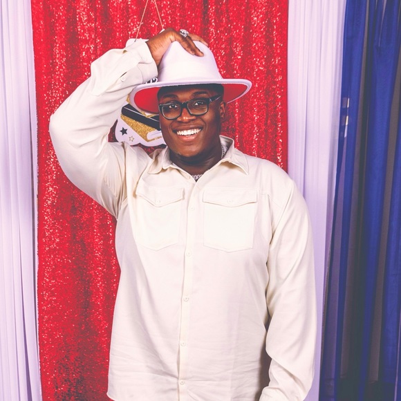 Profile Picture of Imohimi Unuigbe (@imiflip123) on Poshmark