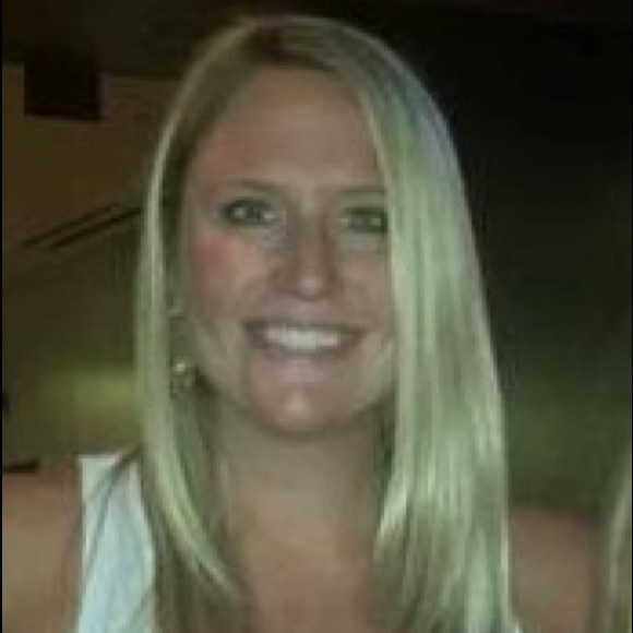 Profile Picture of Geniene Manheimer (@gmanheimer) on Poshmark