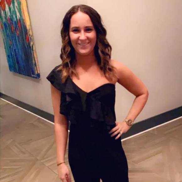 Profile Picture of Kenzie Sauthoff (@kbabieee1012) on Poshmark