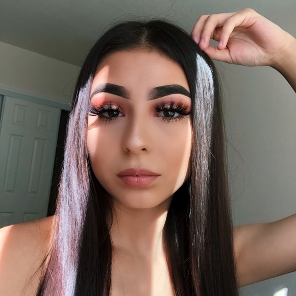 Profile Picture of Amity Arellano (@queenamity) on Poshmark