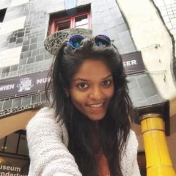 Profile Picture of Radhika Mehta (@radhikamehta314) on Poshmark