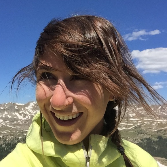 Profile Picture of Jennifer Weintraub (@jkweintraub) on Poshmark