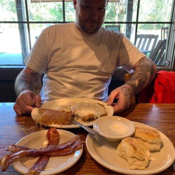 Profile Picture of Jason Eastham (@jasoneastham) on Poshmark