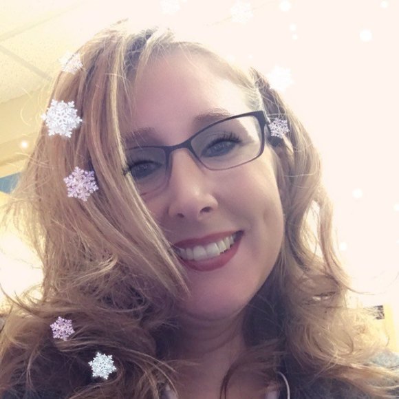 Profile Picture of Jenny Coolahan (@jlnt2000) on Poshmark