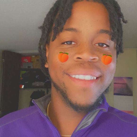 Profile Picture of Darius Clay (@dariusclay556) on Poshmark