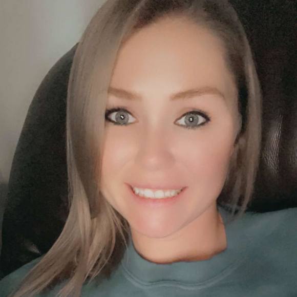 Profile Picture of Sarah Wilmoth (@tennesseegirl68) on Poshmark