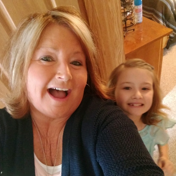 Profile Picture of Kim Noelker (@knoelker) on Poshmark