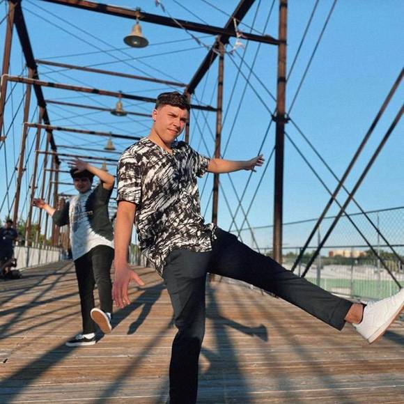 Preston Quinn - Poshmark Profile Picture of Preston Quinn (@preston_q) on Poshmark