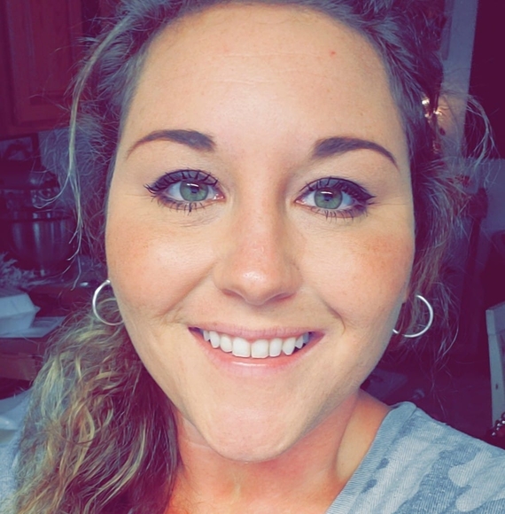 Profile Picture of Lindsay Gallentine (@gallentiineo8) on Poshmark