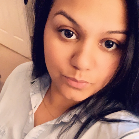 Profile Picture of Kristie Guerrero (@kristieg5) on Poshmark