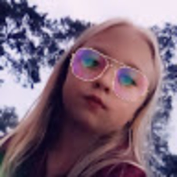 Profile Picture of Brooke Abbitt (@abbittbrooke13) on Poshmark