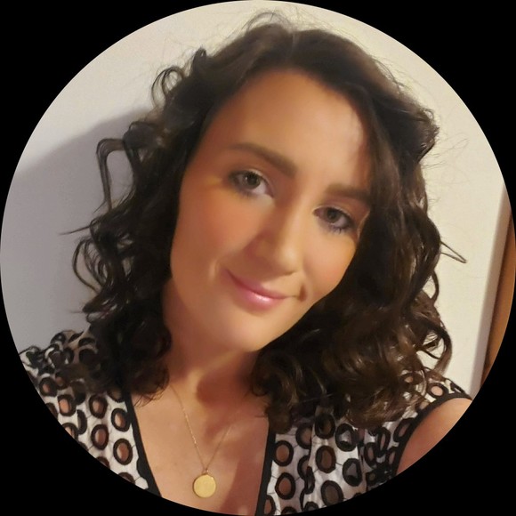 Profile Picture of Moira Patterson (@moira_patterson) on Poshmark