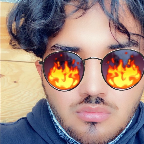 Profile Picture of Moses Perez (@mpere11) on Poshmark