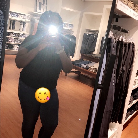 Profile Picture of Samaria Daughtry (@mariadaughry) on Poshmark