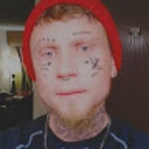 Profile Picture of Jonathan Booze (@jonathanbooze) on Poshmark