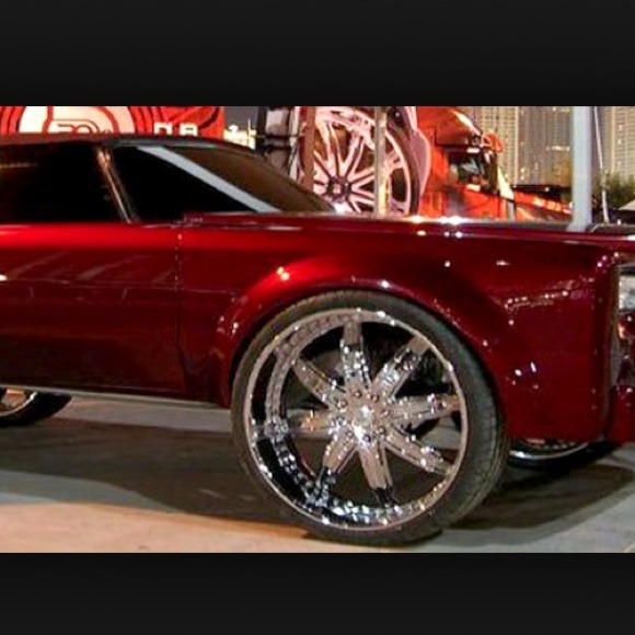 Profile Picture of Dude Dude (@manawsome) on Poshmark