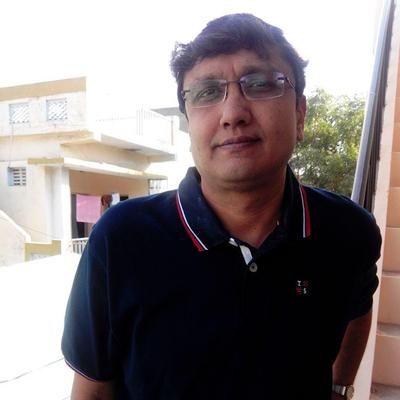 Profile Picture of Hiren Desai (@dhiren2001) on Twitter