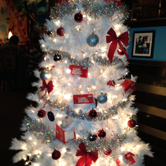 Profile Picture of Julia Cao (@mamacao) on Poshmark