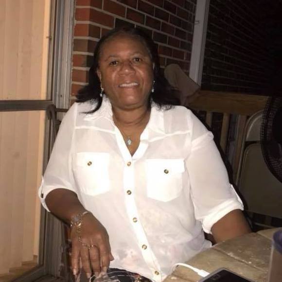 Profile Picture of Gloria Mcfarland (@gmcfarland2) on Poshmark