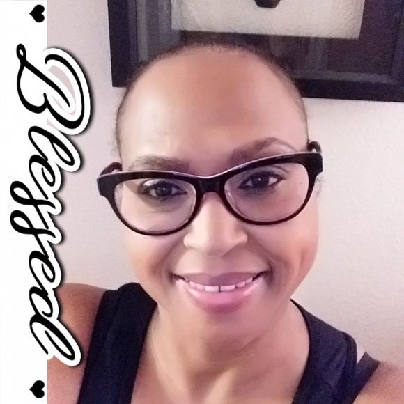 Profile Picture of Capucine Hoxie (@capucine_hoxie) on Poshmark