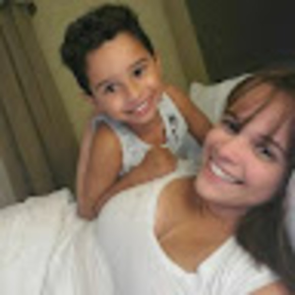 Profile Picture of Ivette Barinas (@ivettebarinas) on Poshmark