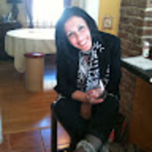 Profile Picture of Maya Aoun (@mayama4) on Poshmark