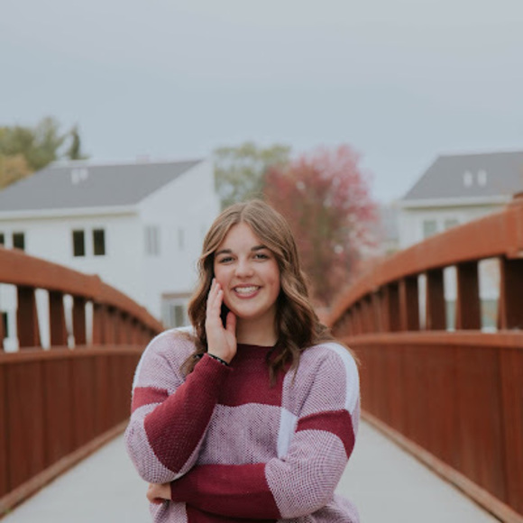 Profile Picture of Karalyn Mockros (@karalynmockros) on Poshmark