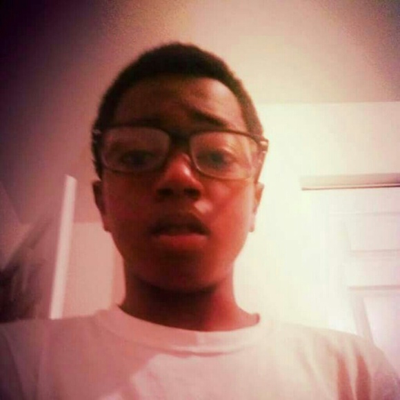 Leon Cadestin - Poshmark Profile Picture of Leon Cadestin (@leon772) on Poshmark