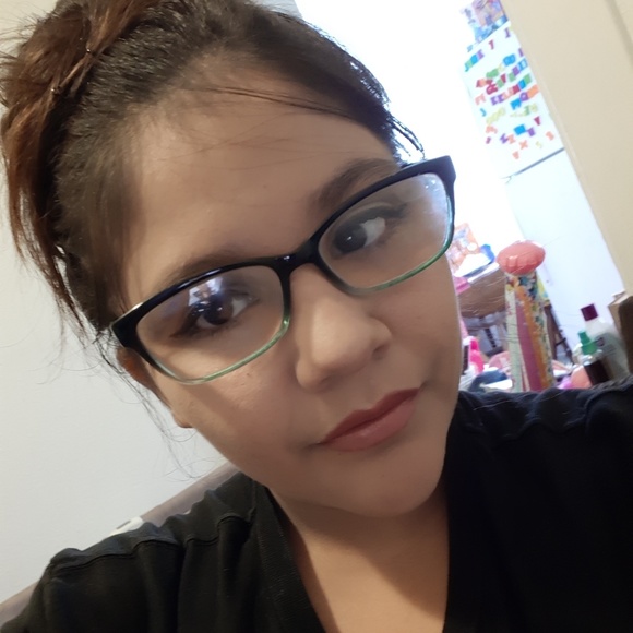 Profile Picture of Dulce Jimenez (@mommabear8516) on Poshmark