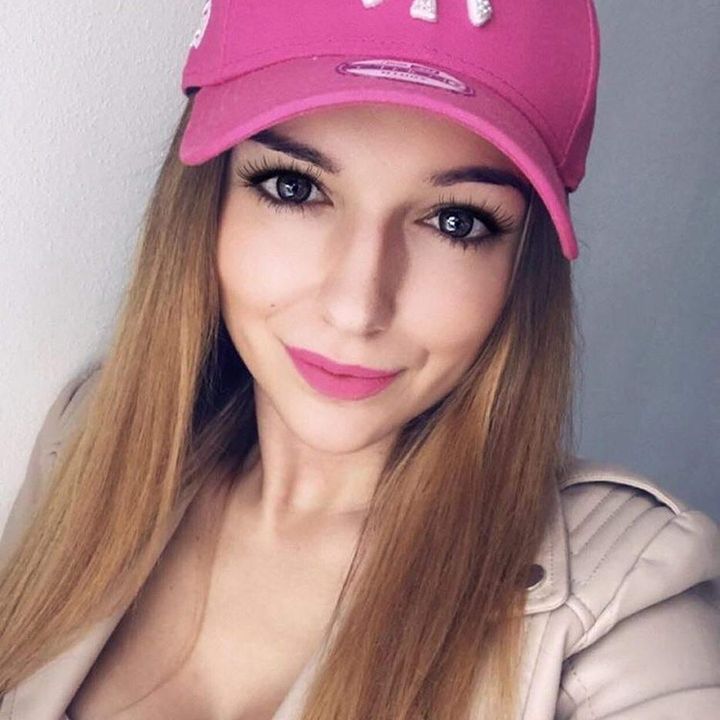 Profile Picture of Lee Pearl (@joellelee200) on Tiktok