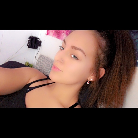 Katelynn Peterson - Poshmark Profile Picture of Katelynn Peterson (@katelynnpete288) on Poshmark