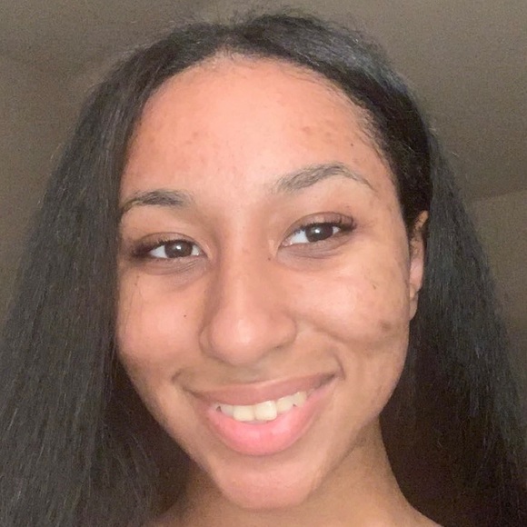 Profile Picture of Alaina Watson (@alainawatson28) on Poshmark