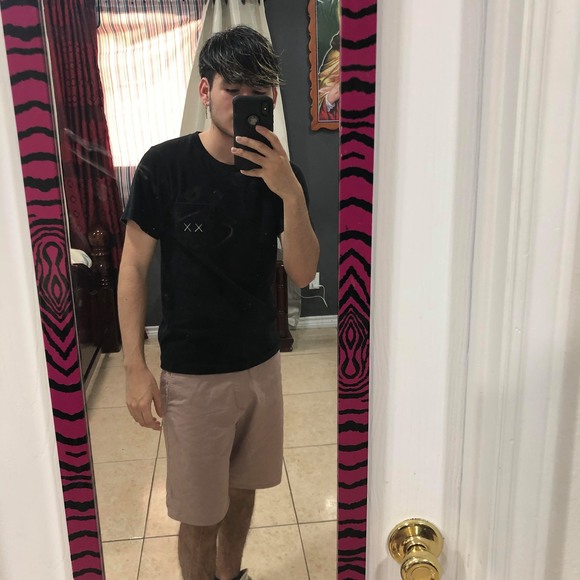 Profile Picture of Jesse Benavides (@jessebenavides) on Poshmark