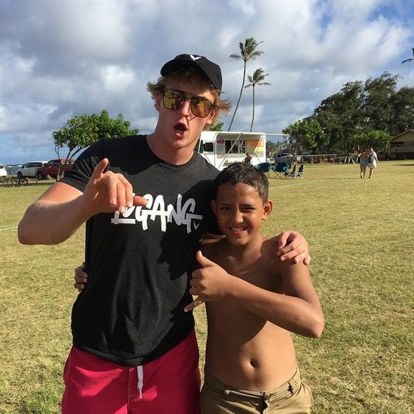 Profile Picture of Enoka Mose (@daddhemose) on Poshmark