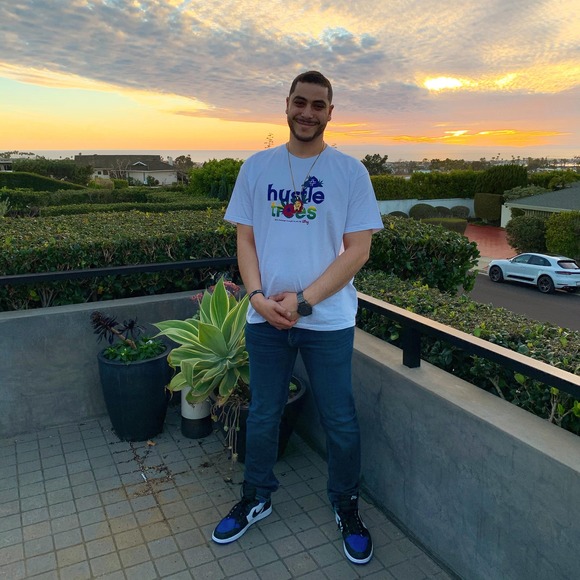 Profile Picture of Yehia Eissa (@yehiaeissa) on Poshmark