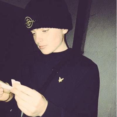 Profile Picture of Tom Wickham (@priv_privtom) on Twitter