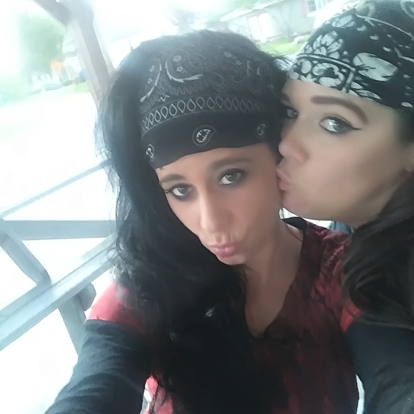 Profile Picture of Sarah Jaeger (@sbjald) on Poshmark