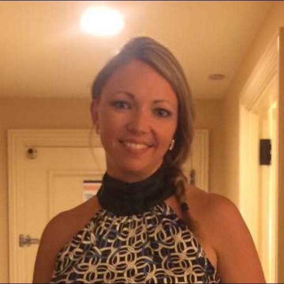 Profile Picture of Shannon Faust (@flyingthecoope) on Poshmark