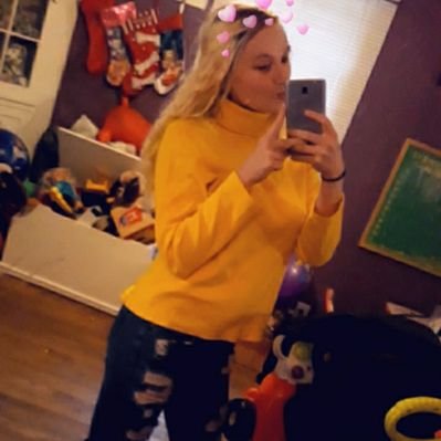 Profile Picture of Autumn Riddle (@AutumnRiddle16) on Twitter