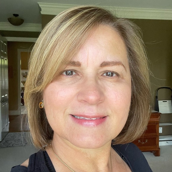 Profile Picture of Tatiana Oramas (@calichurro) on Poshmark