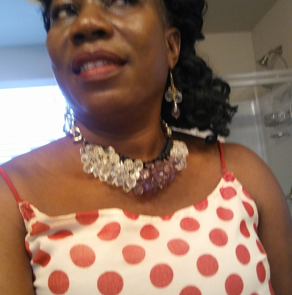 Profile Picture of Mavis Siawh (@afsiaw) on Poshmark