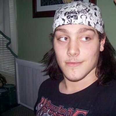 Profile Picture of Christopher Viveiros (@Dudeguybank311) on Twitter