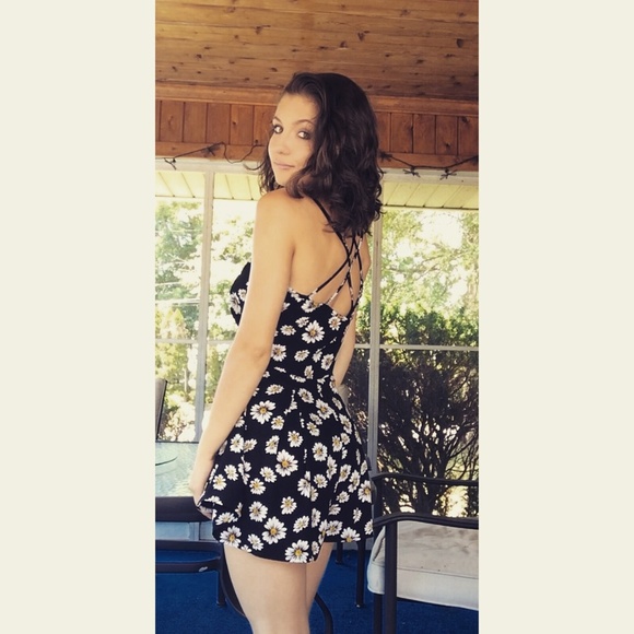 Profile Picture of Viktoria Hermann (@vika9110) on Poshmark