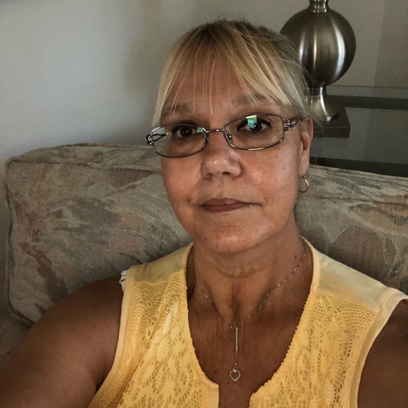 Profile Picture of June Weedman (@junefromoz) on Poshmark