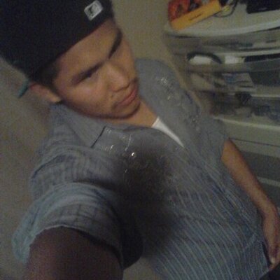 Profile Picture of Abraham Robledo (@papi_chulo_101) on Twitter