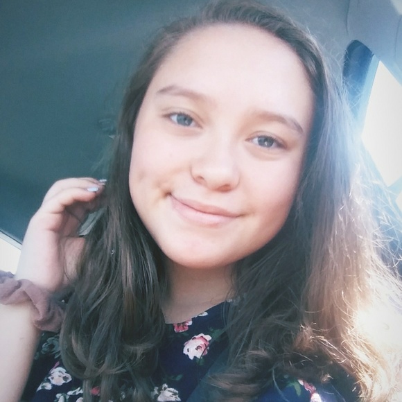 Profile Picture of Morgan Petraska (@morganpetraska) on Poshmark