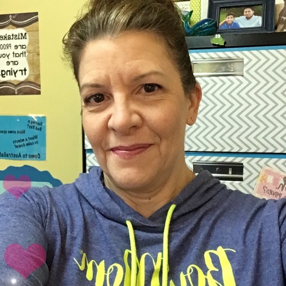 Heather Bucklin - Poshmark Profile Picture of Heather Bucklin (@heather_bucklin) on Poshmark