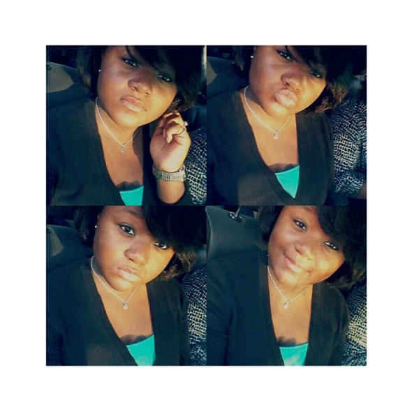 Profile Picture of Makayla Mitchell (@melaninrich) on Poshmark