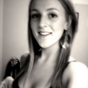 Profile Picture of Katie Edwards (@champaigneandcocaine) on Myspace