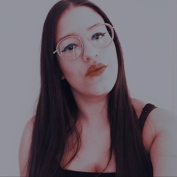 Profile Picture of Samansamantha Beauregard (@queenofdcrkness) on Poshmark